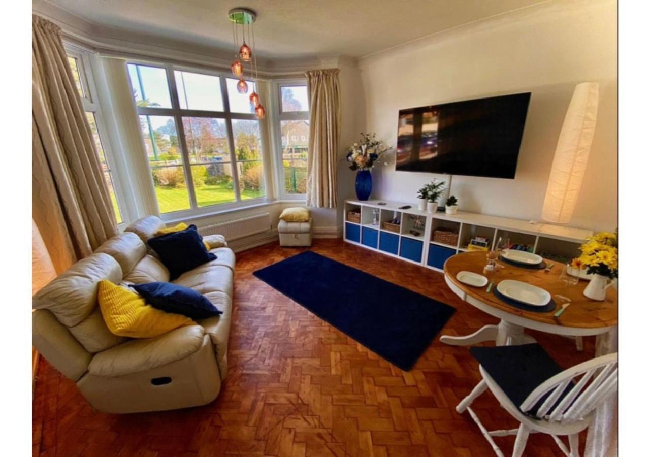 Holiday home Briarfield - Adorable 1 Bedroom Seaside Apartment, On-site Parking *